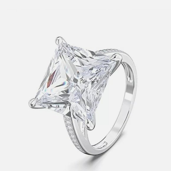 NEW 18K White Gold Diamond Princess Cut Ring - Picture 2 of 4